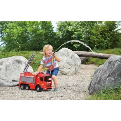 Lena Ugunsdzēsēju ma&scaron;īna liela ar pagarināmām kāpnēm un ūdens strūklu Fire Brigade Arocs kastē Lena Čehija 66 cm L02158